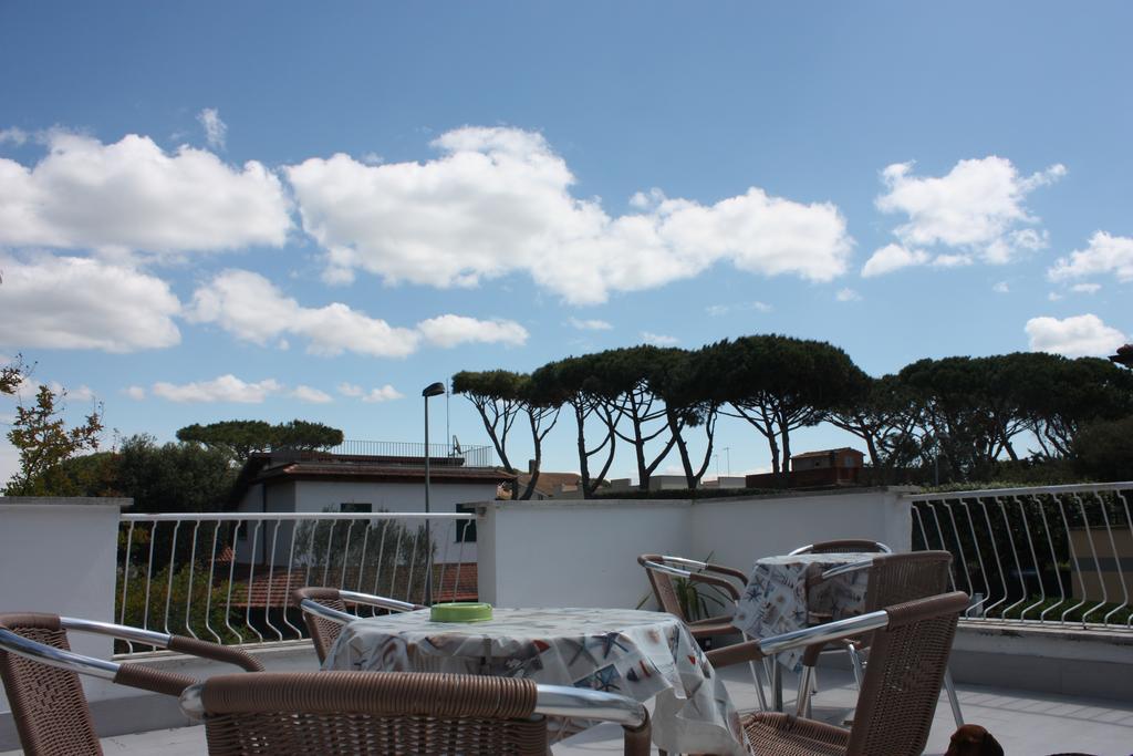 One More Night Fregenae Exterior foto