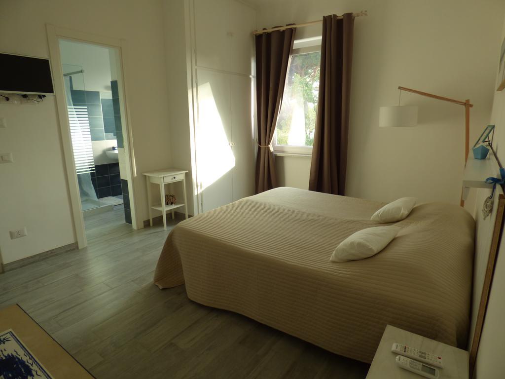 One More Night Fregenae Exterior foto